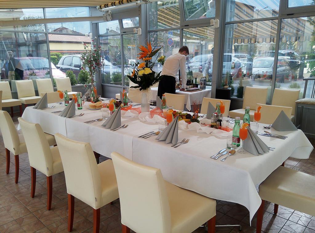 Hotel Artin Bardejov Luaran gambar